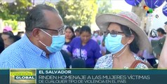 Sectores feministas de El Salvador marchan contra la violencia hacia la mujer