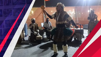 Pertunjukan Tarian Uganda Goyang Stadion Khalifa di Laga Belanda Vs Ekuador