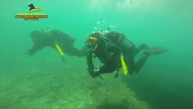 Interventi dal mare e dal cielo per scoprire pescatori di frodo