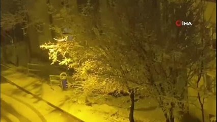 Yozgat'ta mevsimin ilk karı Akdağmadeni ilçesine yağdı