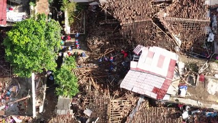 Chega a 310 total de mortos em terremoto na Indonésia