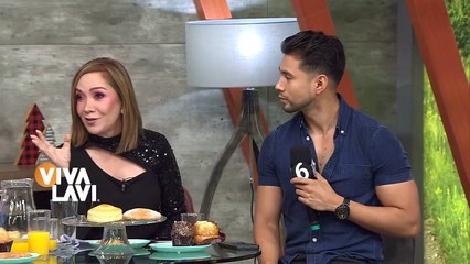 Pareja hace señas obscenas a enamorados durante concierto de Bad Bunny