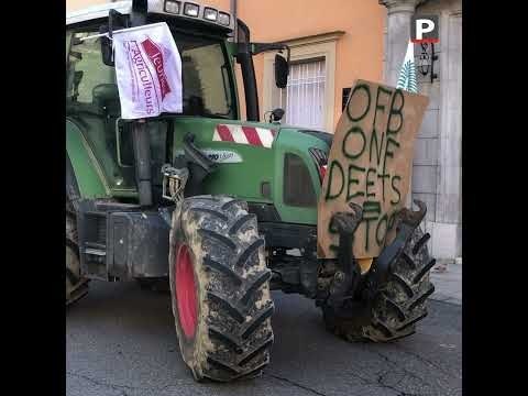 Une centaine d'agriculteurs se rassemble devant la Préfecture dans les Alpes-de-Haute-Provence