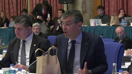 Özgür Özel'den Komisyondaki Kamera Yasağına Tepki: "Eleştirilerin Görüntüsünün Alınmasına İzin Vermeyip Cevapların Görüntüsünün Alınması Neyin Nesi?"