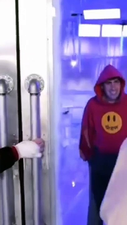 I Ate The World’s Largest Slice Of Pizza mrbeast reaction ❄ #mrbeast #shorts