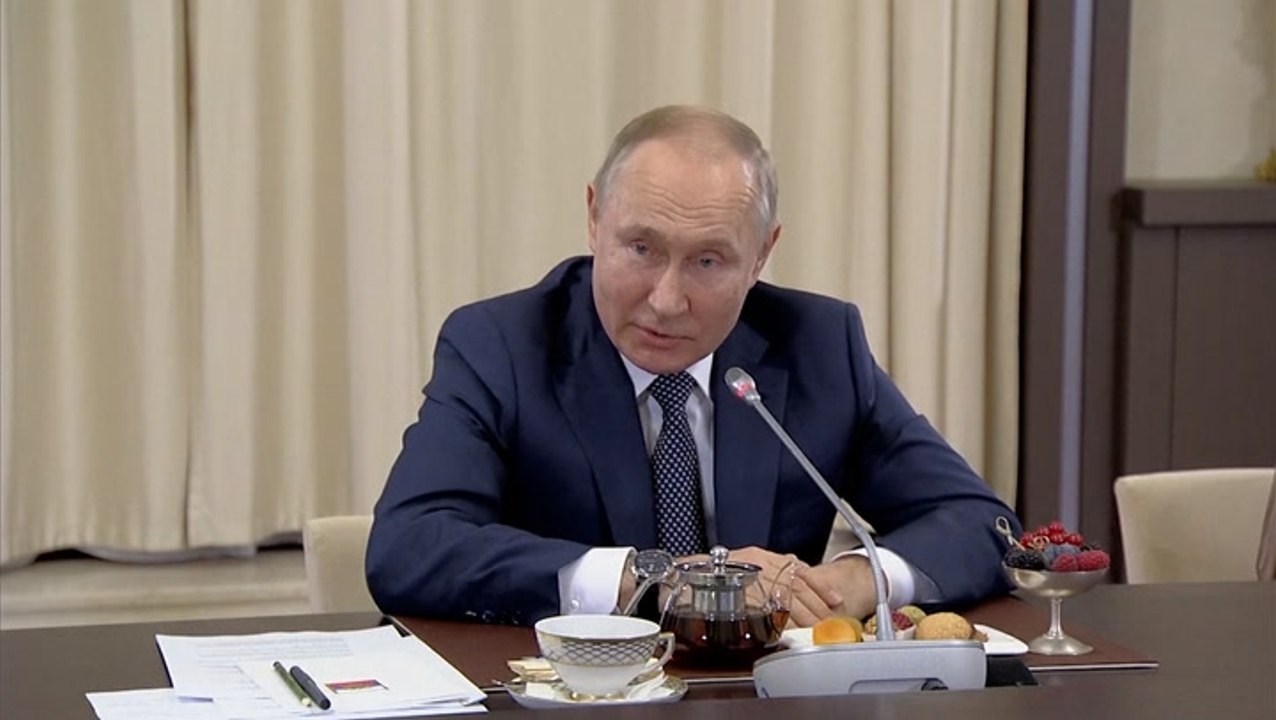Vladimir Putin says he speaks to soldiers in Ukraine on the phone