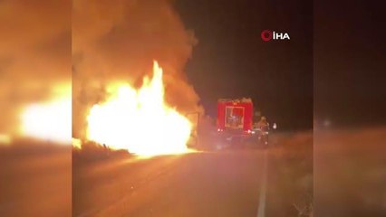 Arnavutköy'de bir servis alev alev yandı