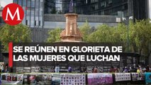 Colectivos colocan imágenes de víctimas de violencia en Glorieta de las Mujeres que Luchan