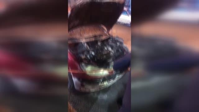 Park halindeyken yanan otomobilde hasar oluştu