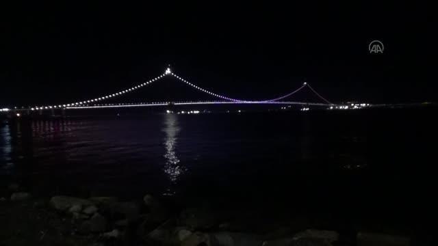 1915 Çanakkale Köprüsü kadına yönelik şiddete dikkat çekmek için turuncu renkte ışıklandırıldı