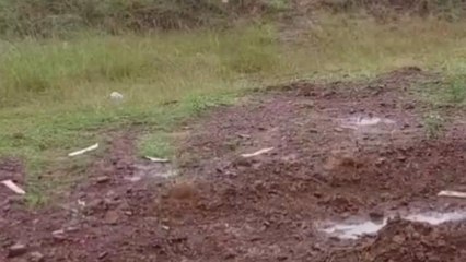 இறந்தவர் உடலை குடிநீர் பம்ப் அருகே புதைத்த அவலம்