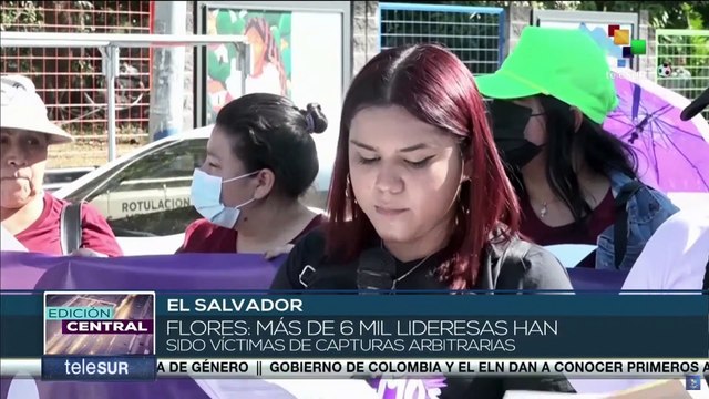 Colectivos feministas se movilizaron frente al Congreso salvadoreño como denuncia por la violencia