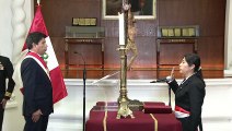 Presidente de Perú nombra primera ministra y gabinete en crisis con el Congreso