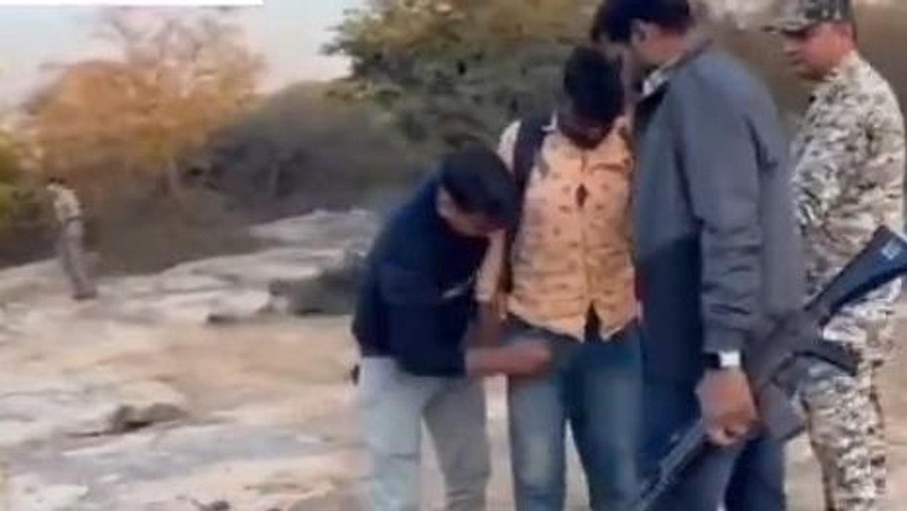मुरैना : डकैत गुड्डा गुर्जर का एक और साथी हथियार सहित गिरफ्तार, देखें वीडियो