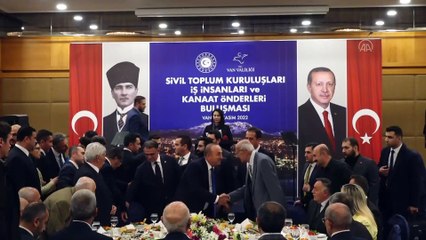 Bakan Çavuşoğlu, Van’da STK temsilcileriyle bir araya geldi