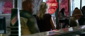 Amy Jo Johnson & Jason David Frank cameos - Power Rangers (2017)