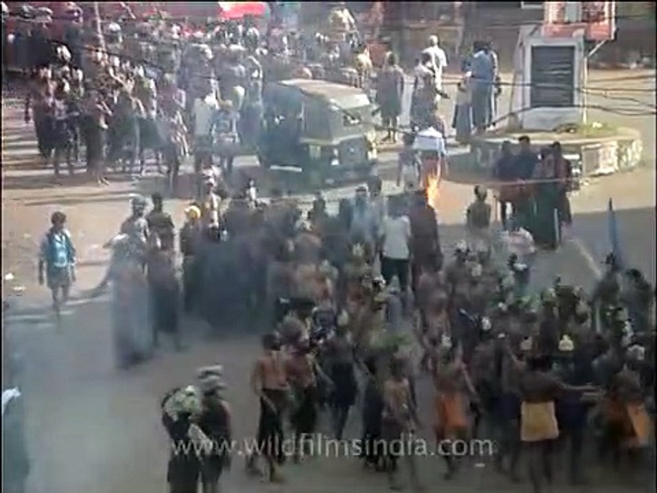Hindu devotees celebrate next to Vavar mosque, Sabarimala(1)