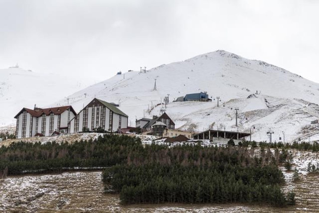 Palandöken Kayak Merkezi beyaz görünümüne kavuştu