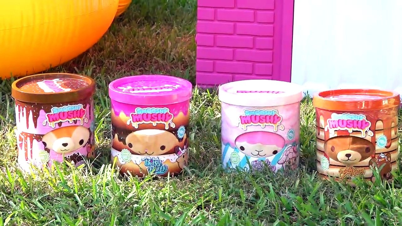 Diana and Roma pretend to play with Surprises Toys