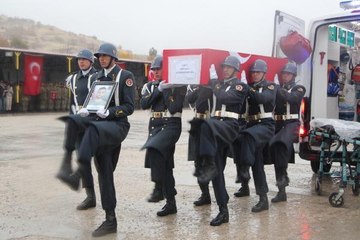 ŞIRNAK'TA YILDIRIM DÜŞMESİYLE ŞEHİT OLAN GÜVENLİK KORUCUSU İÇİN TÖREN