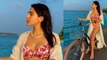 Sara Ali Khan Pink Bikini में Flaunt किया Perfect Figure, Fans Shocking Reaction Viral | Boldsky