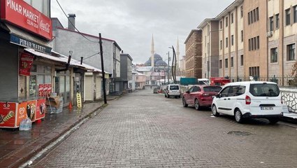 Her yıl metrelerce karla mücadele eden ilçede bu yıl manzara çok başka! Hasretle bekliyorlar