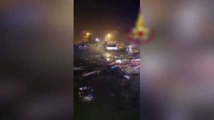 폭우 쏟아진 伊이스키아섬, 산사태로 13명 실종...신생아도 포함 / YTN