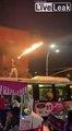 Un dingue s'amuse avec un lance-flamme sur le toit d'un bus en plein New York
