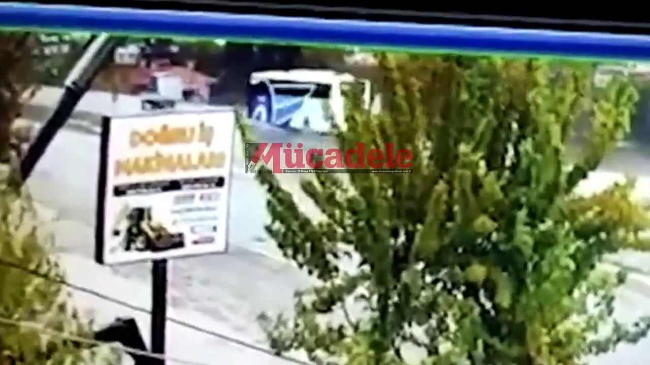 Diyarbakır'da 35 yolcunun yaralandığı kaza anı kamerada!