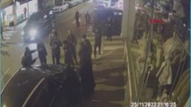 Fatih'te bıçaklı park yeri kavgası kamerada: 2 yaralı