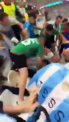 ¿Es que no me tienen paciencia? El mexicano se sacó y la picó a las piñas desde la tribuna