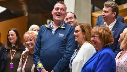 Doddie Weir: Scottish rugby legend and MND campaigner passes away aged 52
