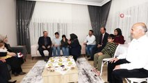 Cumhurbaşkanı Erdoğan, görme engelli hafız Ravzanur'u evinde ziyaret edip çay içti