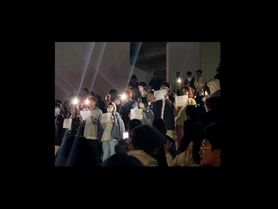致敬南京传媒学院的大学生们！人民万岁，逝者安息！国之希望所在！时代的觉醒！祝你们勇敢自由平安！