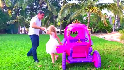 ستايسي تحتفل بالعيد وتحصل على هدايا