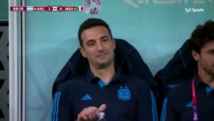 ¡Las ganas de abrazarlo! El llanto de Scaloni, tras los dos golazos de La Scaloneta