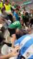 Hinchas argentinos y mexicanos se pelearon en las tribunas de Lusail.