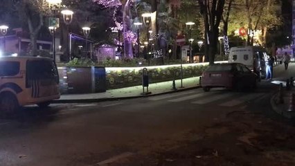 Silahlı kavgada mermi yoldan geçen aracın camına isabet etti