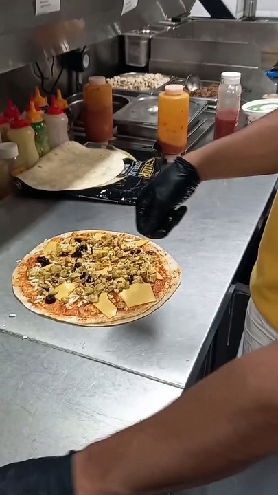 Pizza     #pizza #pizzalover #pizzatime #pizza #pizzafood (1)