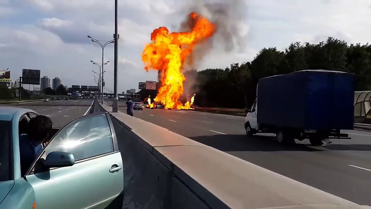 Truck explosion caught on camera