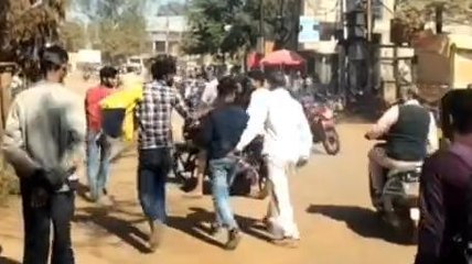 शिवपुरी : नाबालिक ने दिया बच्चे को जन्म, बिफरे परिजन, मिलने आए प्रेमी को दौड़ा-दौड़ाकर पीटा