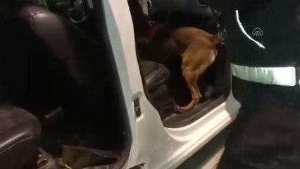 Bir aracın yedek lastiğinde 6 kilo 465 gram uyuşturucu ele geçirildi