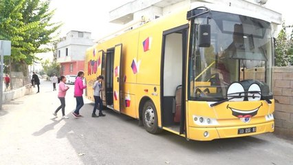 Mersin Büyükşehir'in Gezici Kütüphanesinin Son Durağı Çay Mahallesi Oldu