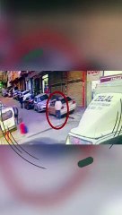 Kucağında Bebeğiyle Yürüyen Kadın Başından Vurularak Ağır Yaralandı #shorts #istanbul #kadın