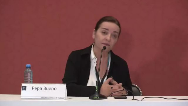 La directora de EL PAÍS Pepa Bueno en la Feria Internacional del Libro de Guadalajara