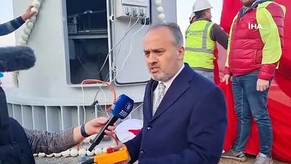 600 metrekarelik Türk bayrağı göklere çekildi