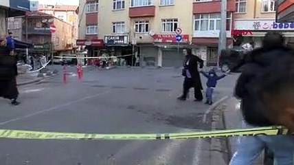 Küçükçekmece’de akrabalar arasında bıçaklı 'kız kaçırma' kavgası!