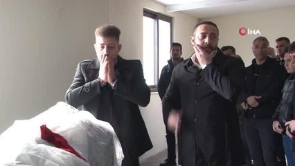 Aleyna Nur Gökçe son yolculuğuna tabutundaki kırmızı fular ile uğurlandı