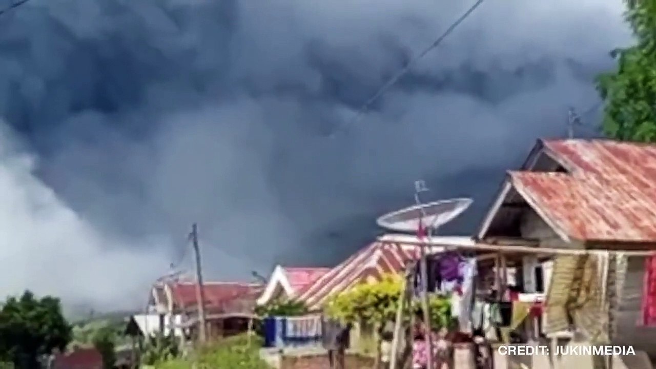 Lima monster gunung berapi meletus terekam camera