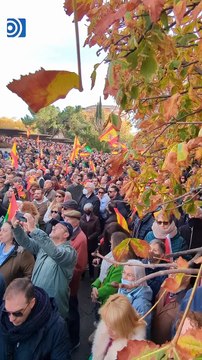 Abascal abarrota los alrededores de Colón para protestar contra Sánchez